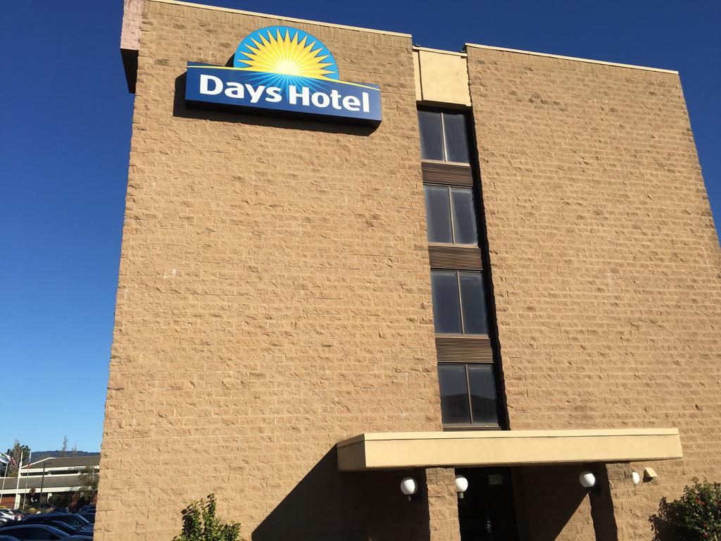 Days Hotel By Wyndham Oakland Airport-Coliseum 外观 照片