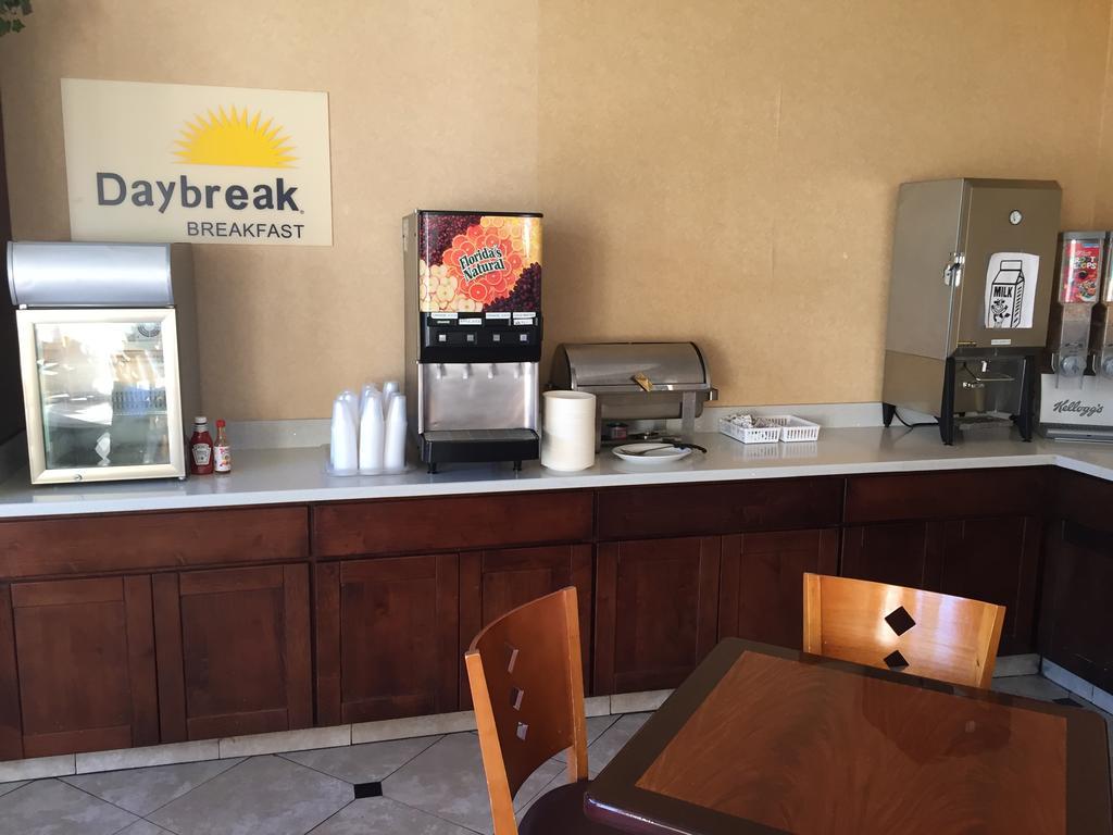 Days Hotel By Wyndham Oakland Airport-Coliseum 外观 照片