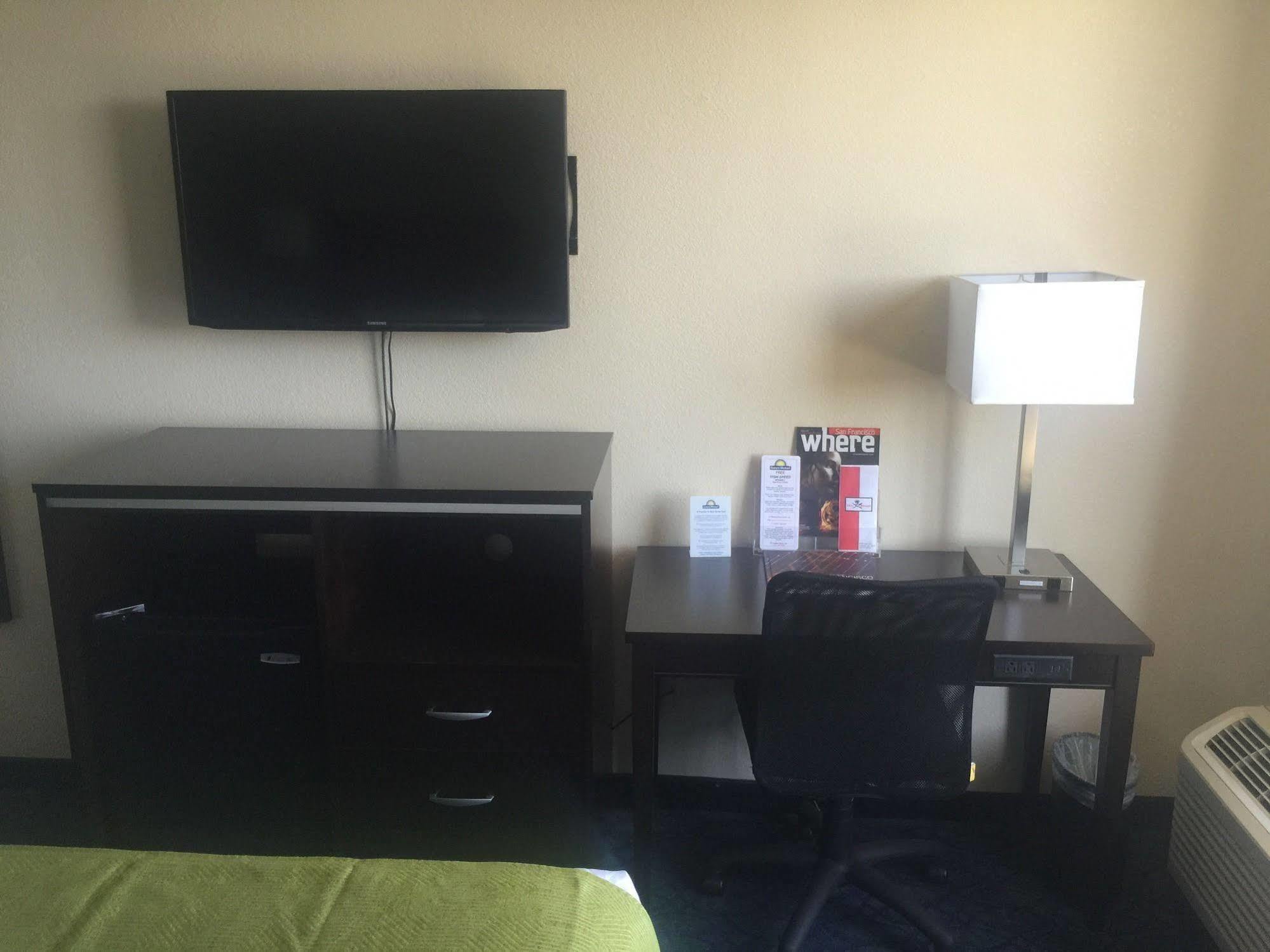 Days Hotel By Wyndham Oakland Airport-Coliseum 外观 照片