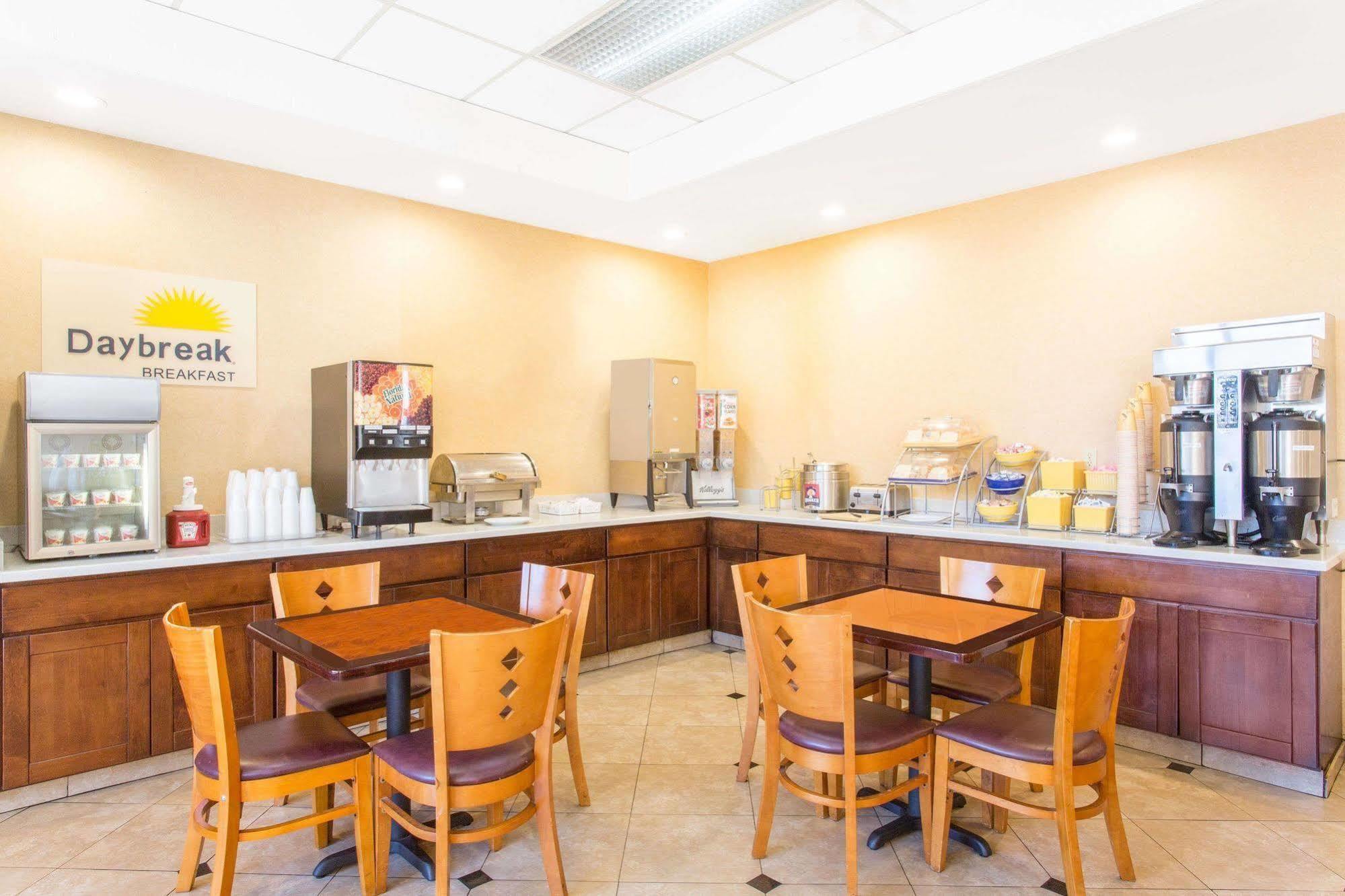 Days Hotel By Wyndham Oakland Airport-Coliseum 外观 照片