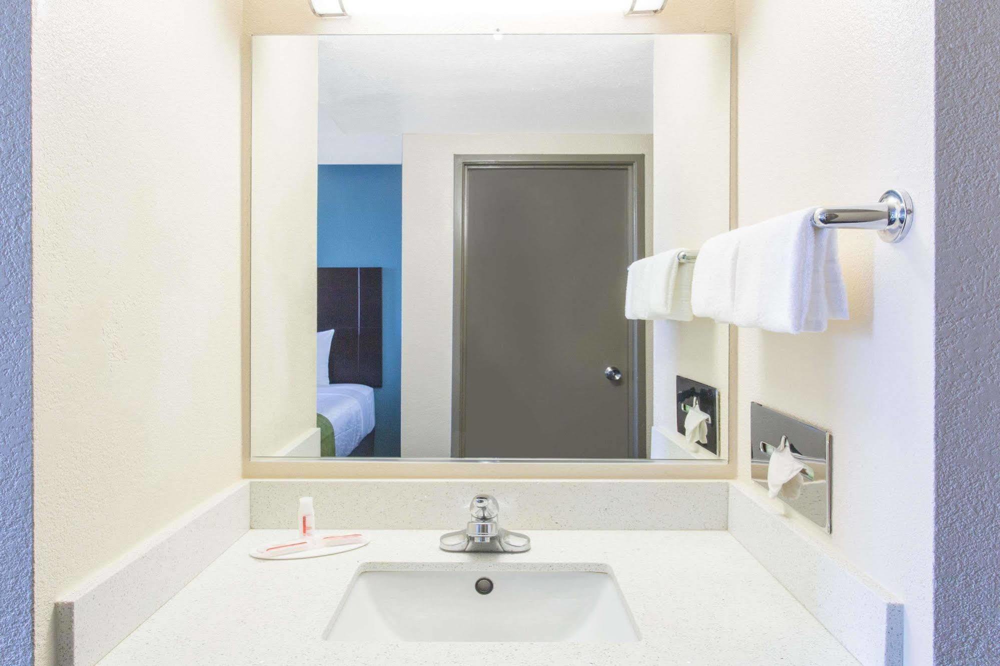 Days Hotel By Wyndham Oakland Airport-Coliseum 外观 照片